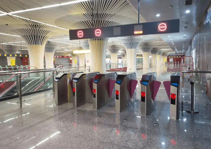 بوابات مواقف سيارات للمولات لتحسين الأمان والتنظيم 3 بوابات مواقف سيارات اوتوماتيك