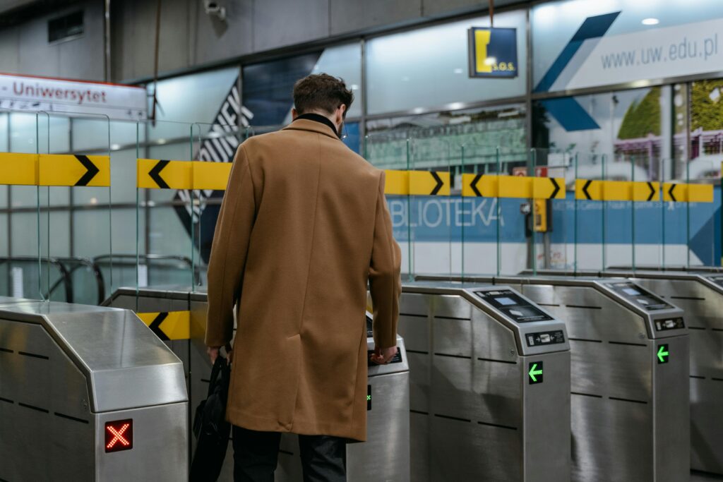 ترنستايل, turnstile, بوابات عبور الأفراد, بوابة عبور أفراد, أسعار بوابات مرور الأفراد, أسعار بوابات عبور الأفراد, بوابات إلكترونية أفراد, بوابات دخول وخروج الأفراد, بوابات المترو, تركيب بوابات أفراد, شركة بوابات مرور
